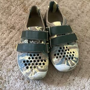 Plae all rubber camo shoes